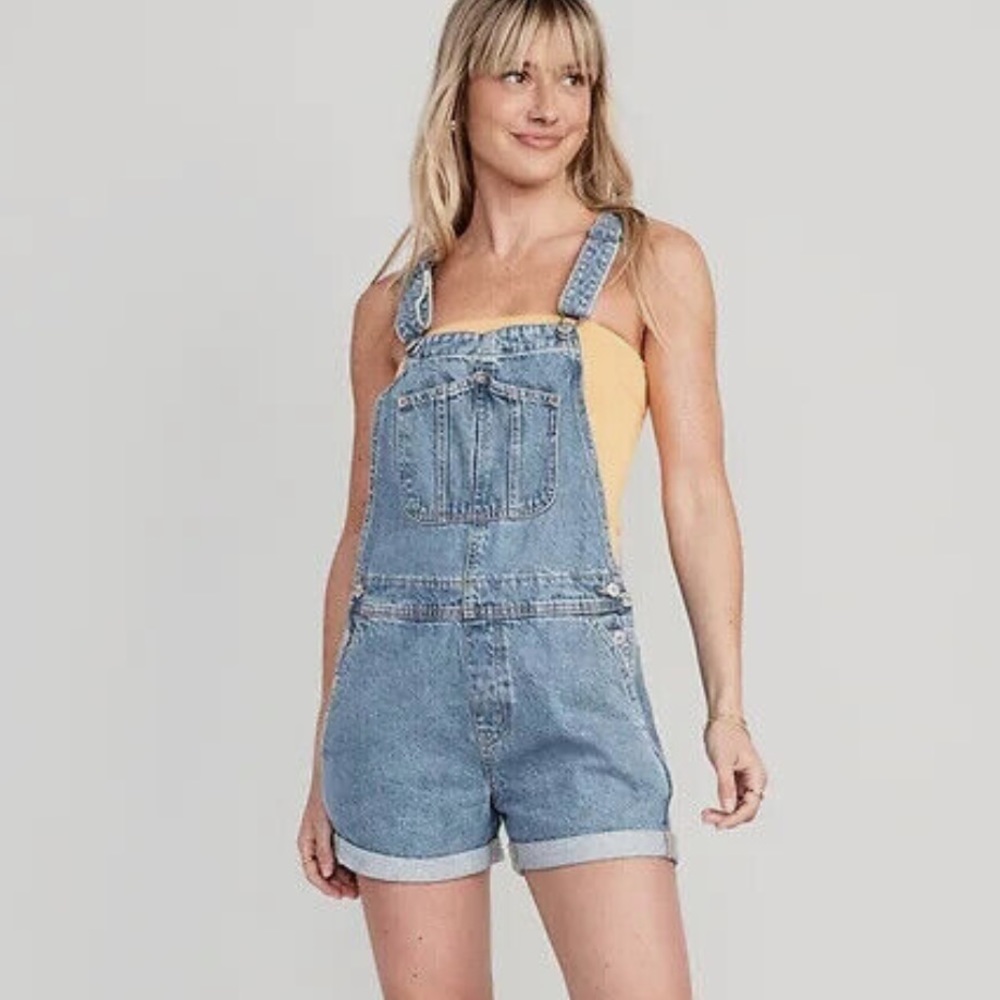 NWT Old Navy Slouchy Straight Non-Stretch Jean Short Overalls for Women